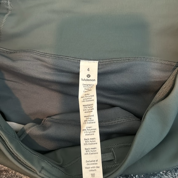 Lululemon speed up shorts size 4 length 4inches - Picture 5 of 6